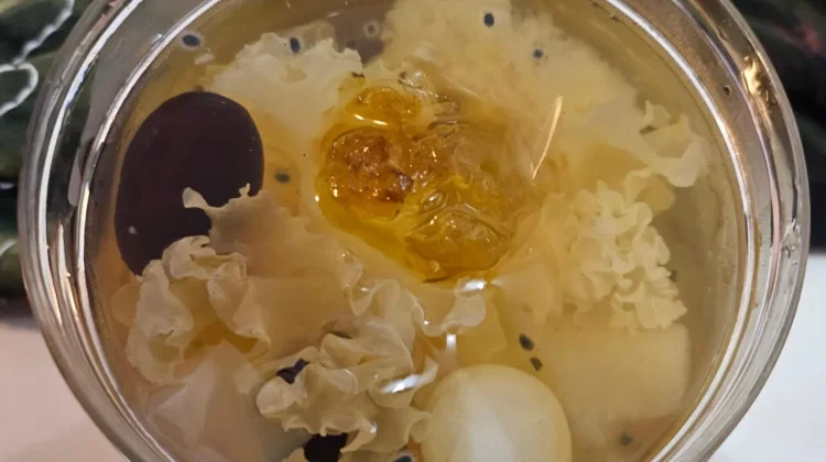 Peach Gum, Minuman Sehat yang Kaya Manfaat untuk Kulit