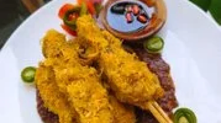 Sate Klopo Surabaya Lezat dengan Bumbu Kacang Istimewa