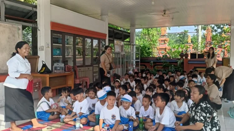 Tanamkan Nilai Toleransi, Siswa TK Santa Maria Kunjungi Pura Agung Jagatnatha