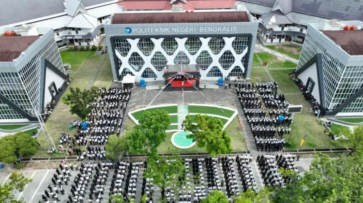 Mahasiswa Polbeng Terima Bantuan Pendidikan Kebanksentralan Bank Indonesia