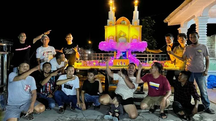 Surau Al Hikmah Meriahkan Pawai Takbir Bengkalis Malam Ini