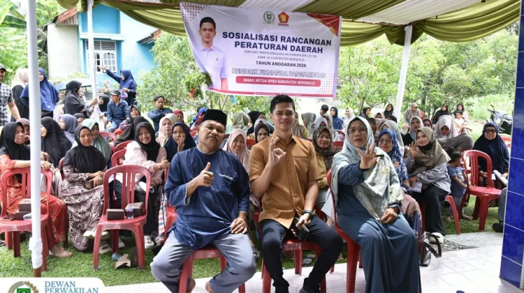 Sosialisasikan Ranperda Kabupaten Layak Anak di Desa Simpang Padang