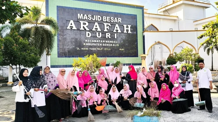 IPARI Bengkalis Gelar Aksi Bersih Masjid Sempena Harlah ke -3