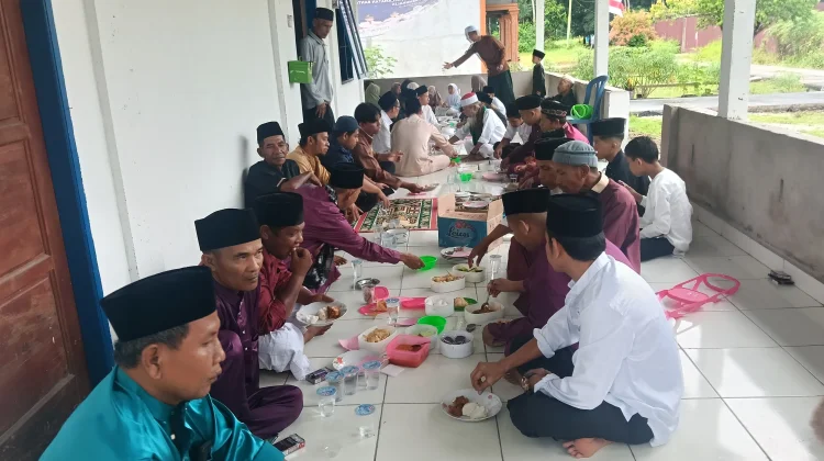 Idul Adha di Musholla Baiturrahmah Air Putih: Makan Bersama dan Kurban 1 ekor Sapi