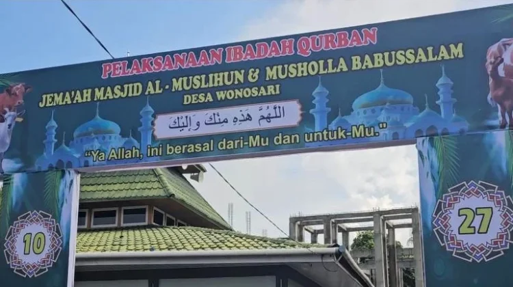 Belasan Hewan Kurban Disembelih di Masjid Al Muslihun Tegal sari