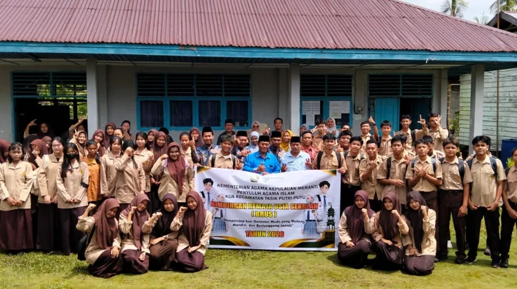 KUA Tasik Putri Puyu Tanamkan Moderasi Beragama Melalui BRUS di SMK Bina Meranti