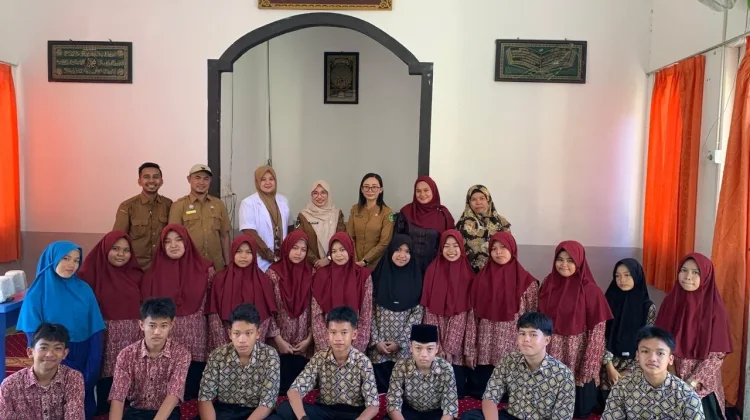 MTsN 1 Kepulauan Meranti Gelar Penyuluhan Pertolongan Pertama Luka Psikolog