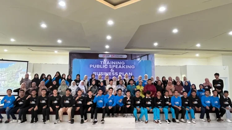 Empat Siswa MAN IC Siak Ikuti Pelatihan Public Speaking
