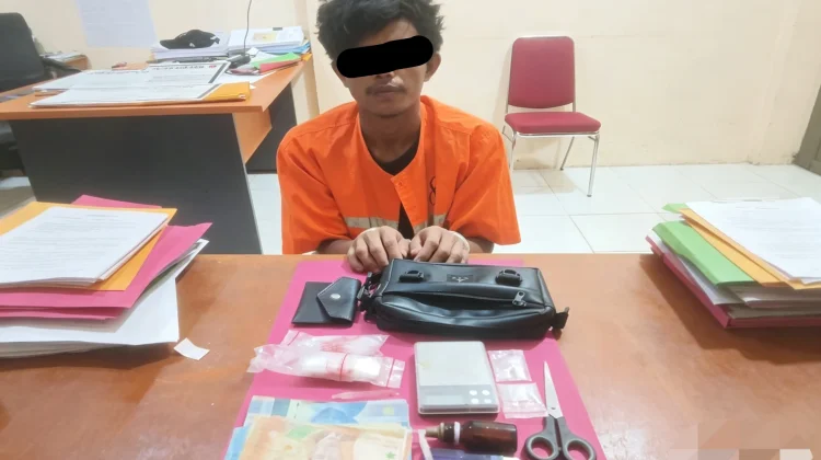 Digerebek Polisi, Pengedar Sabu di Siak Kecil Simpan 9 Paket Narkoba