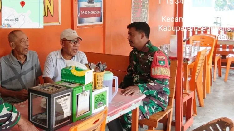 Perkuat Wawasan Kebangsaan Serka Ristiyo Temui Warga Air Jamban