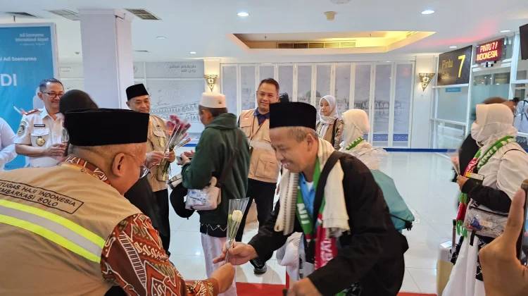 Kemenhaj Ingatkan Jemaah Tidak Membawa Air Zamzam dalam Koper