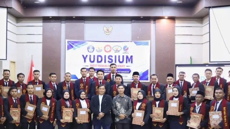 Yudisium Perdana ITS Meranti Cetak Lulusan Angkatan Pertama
