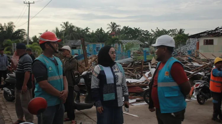 Iyeth Bustami Berkoordinasi dengan PLN Pulihkan Listrik Pasca Puting Beliung