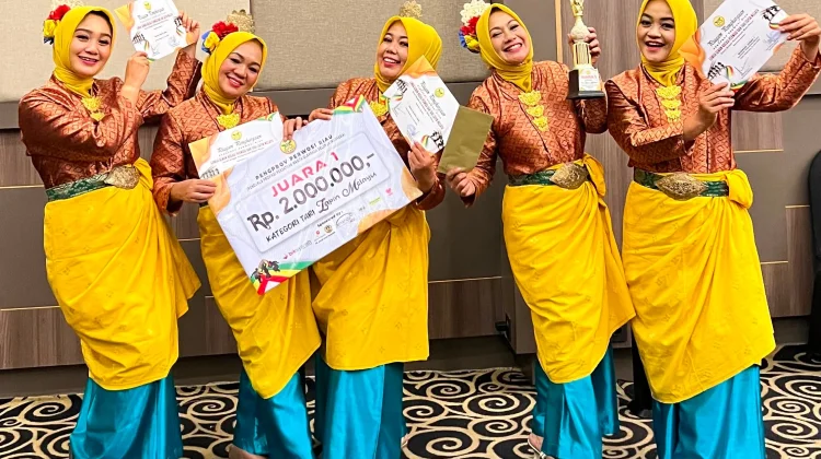 Penari Veteran Bengkalis Juara I Tari Zapin Melayu Riau