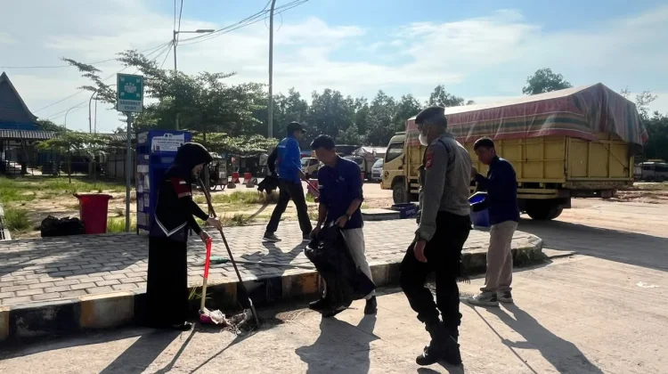 Sinergi Instansi, Pelabuhan Roro Dumai Gelar Gotong Royong