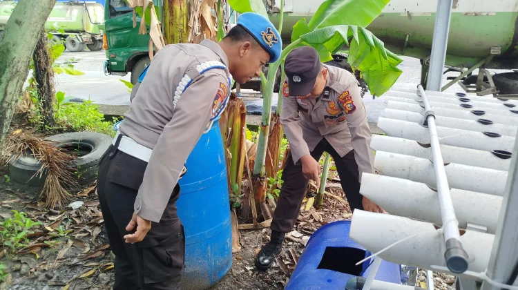 Polsek Kawasan Pelabuhan Dumai Persiapkan Sanitasi Air Tahap III Hidroponik