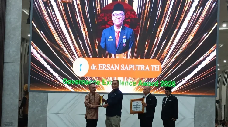 Sekda Bengkalis Terima JMSI Riau Award 2026