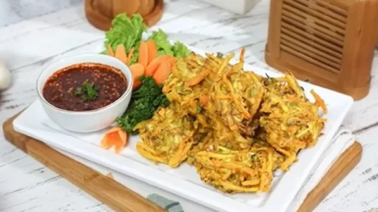 Bakwan Sayur dengan Sambal Ulek Gula Merah