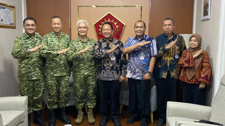 Kemenhaj Gandeng Pusat Kesehatan TNI Perkuat Sistem Kesehatan Haji