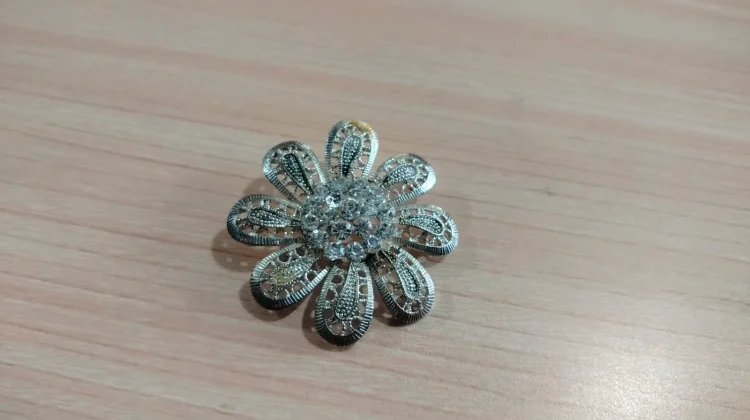 Bros, Perhiasan Klasik yang Tetap Elegan Sepanjang Zaman