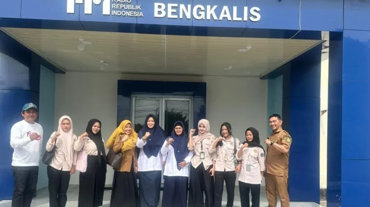 Lima Siswi SMKN 1 Bengkalis Mulai Magang di RRI