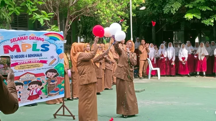 Hari Pertama MPLS SDN 4 Bengkalis: Ada Tangis, Tawa, Disambut dengan Mahkota dan Balon