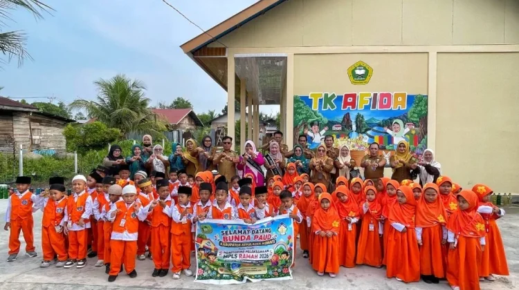 Asmar Tinjau MPLS Ramah di TK dan SD Selatpanjang