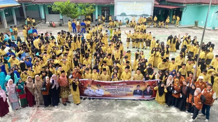 Kesbangpol Bengkalis Deklarasikan Anti Narkoba di Tiga Sekolah