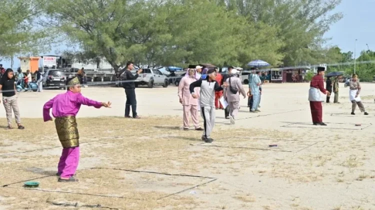 Puluhan Pelajar Meriahkan Lomba Layang Kuwau Hari Jadi Bengkalis ke-514