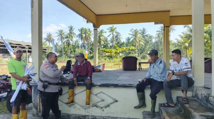 Bhabinkamtibmas Desa Suka Maju Ajak Warga Manfaatkan Lahan Kosong