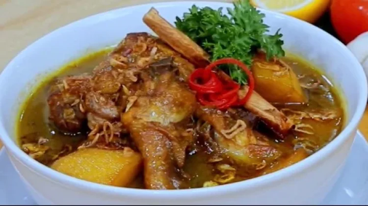 Semur Ayam Simple, Menu Rumahan dengan Kuah Kental dan Bumbu Meresap