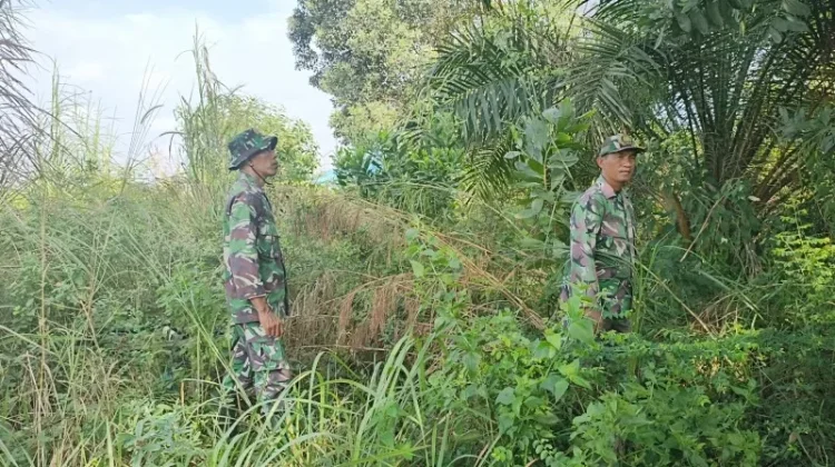 Babinsa Koramil Mandau Patroli Titik Api di Pematang Pudu