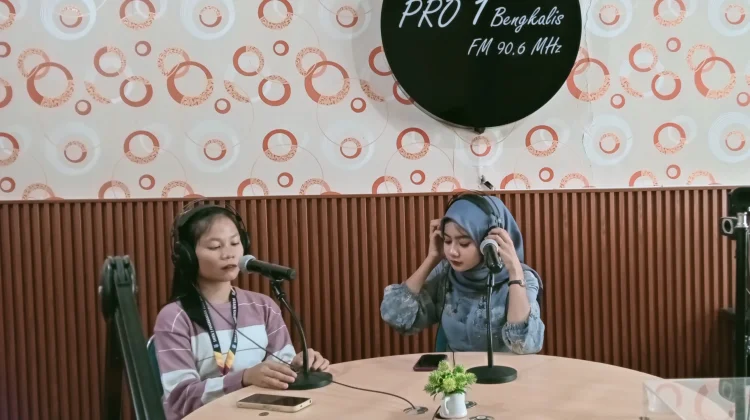 Siswa Magang Perdana Siaran Pro Dangdut RRI Bengkalis Asah Kompetensi