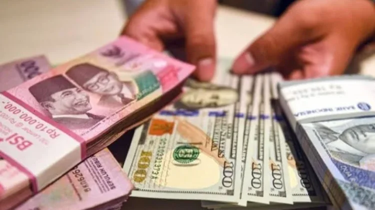 Melemahnya Rupiah Beri Peluang bagi Ekspor, Pariwisata, dan Industri Lokal