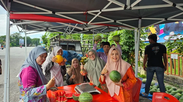 Penjualan Kedua Semangka Gambut Bengkalis Kembali Diserbu Pembeli
