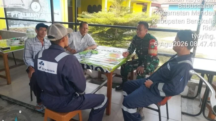Babinsa Mandau Rutinkan Perkuat Wawasan Kebangsaan Warga