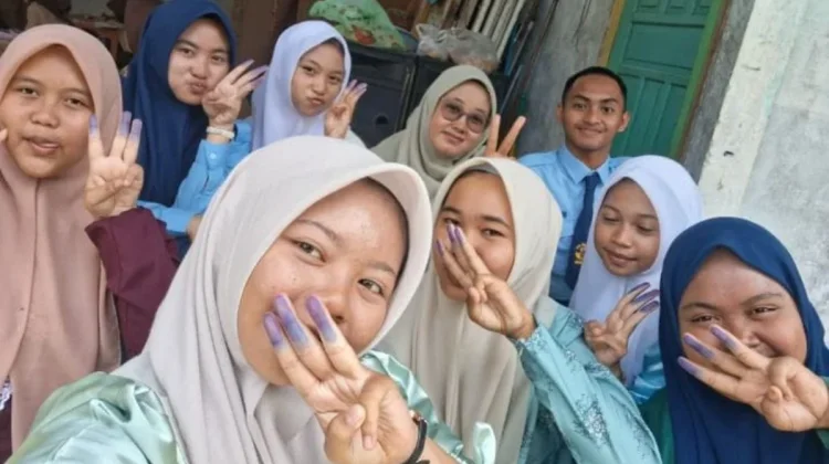 MTsN 2 Bengkalis Gelar Prosesi Cap Jari Ijazah Bertajuk "Satu Tinta Seribu Harapan"