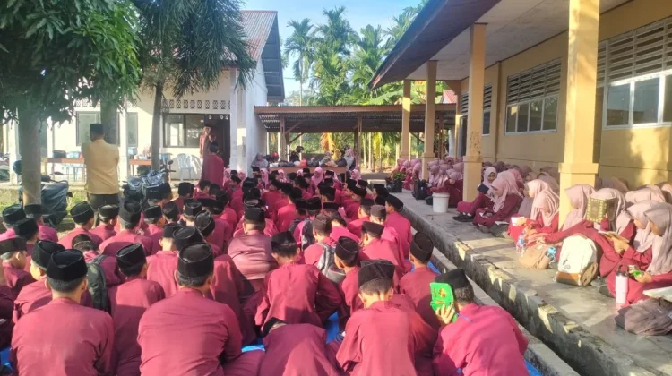 MTsN 2 Bengkalis Gelar Istighosah Kebangsaan Sambut HUT ke-81 RI