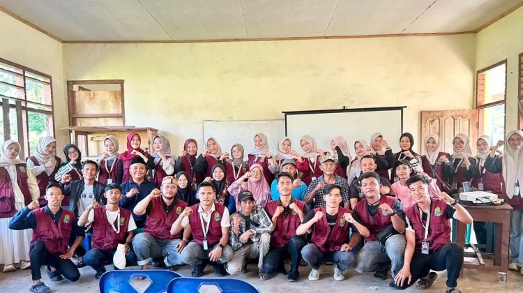 Mahasiswa KKN IAIN Bengkalis Edukasi Warga Kedabu Rapat Olah Pupuk Organik dan NPK
