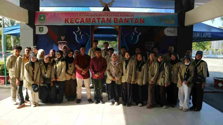 Duapuluh Delapan Mahasiswa KKN UGM Kembali usai Mengabdi