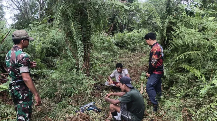 Babinsa dan Warga Patroli Karhutla, Tak Temukan Titik Api di Mengkirau