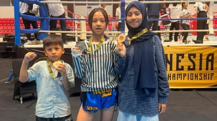 Tiga Bersaudara SDN 04 Bengkalis Raih Medali di Kejurnas Muaythai