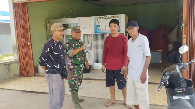 Babinsa Ajak Warga Tanjung Datuk Perkuat Keamanan Desa