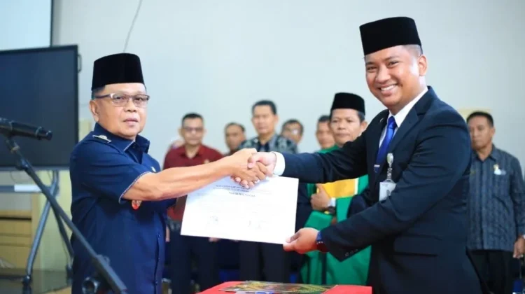 Bupati Asmar Lantik Empat Puluh Dua Pejabat Struktural