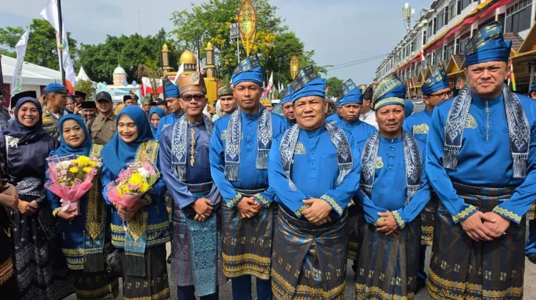 Danlanal Dumai Apresiasi Festival Pacu Jalur