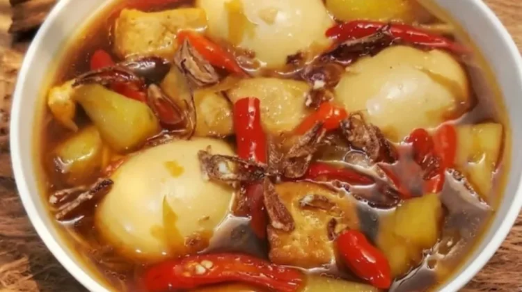 Semur Telur Kuah Bumbu Iris, Sederhana tetapi Kaya Rasa