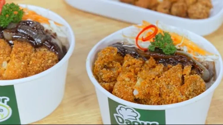 Rice Bowl Ayam Katsu 3 Saos, Renyah dengan Saus Gurih dan Pedas