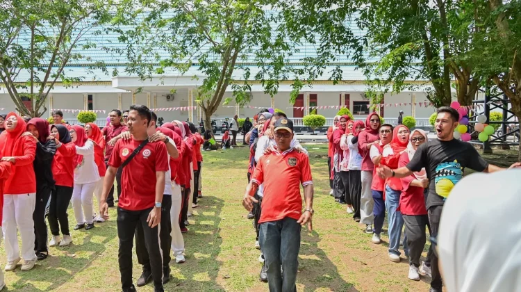 Semarak HUT ke-81 RI, Pegawai Setda Bengkalis Ikuti Permainan Rakyat