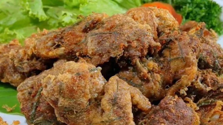 Bebek Goreng Salut Telur, Gurih Renyah dengan Aroma Rempah