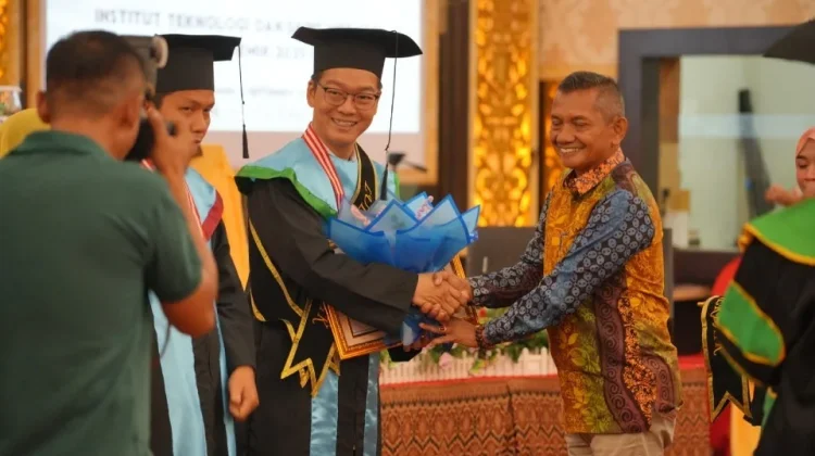 Wisuda Perdana ITS Meranti Lahirkan 36 Sarjana Baru